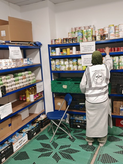 Collecte alimentaire et organisation de produits solidaires